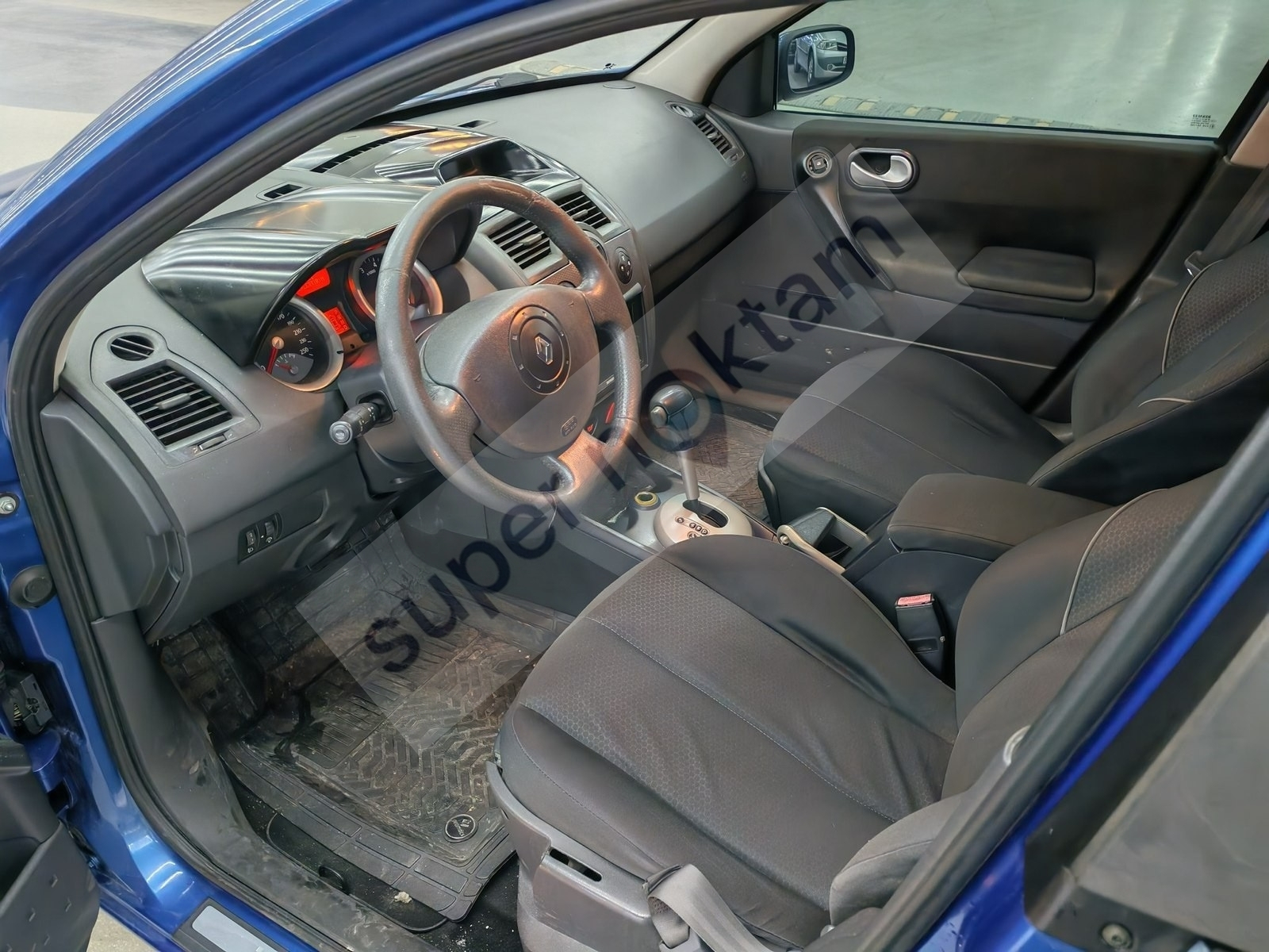 OTOMATİK MAGANE HİÇ TÜP BAĞLANMAMIŞ 185.000KM DE